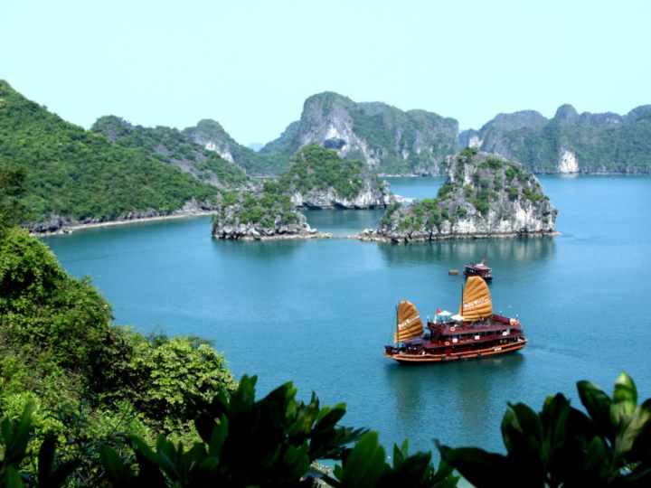 Traveling alone becomes simple if you remember these important things.