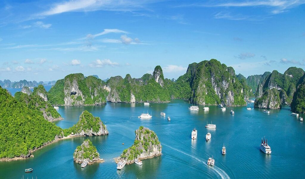 Things to do in Ha Long - Ha Long Bay cruise view